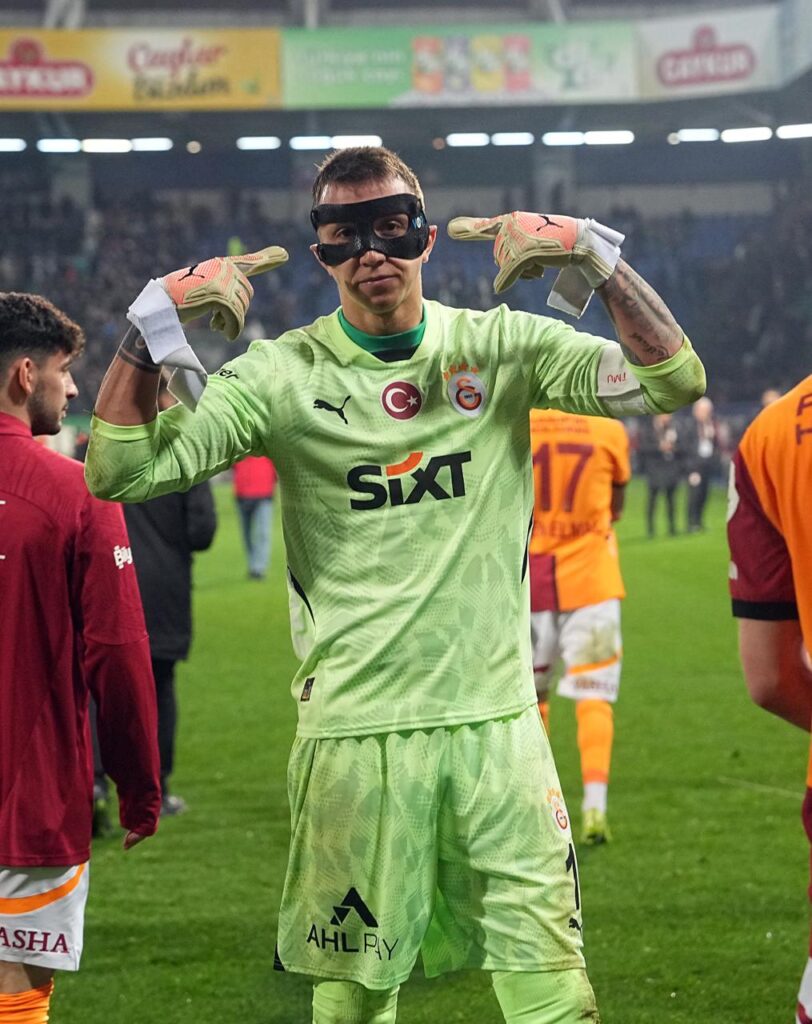 Galatasaray goalkeeper, Fernando Muslera, flaunts Osimhen's face mask in celebration of the Nigerian striker's brace for the club against Rizespor