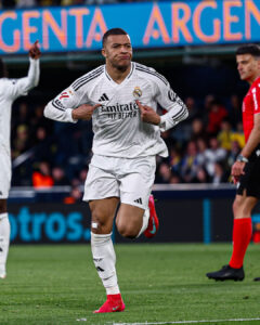 La Liga 2024/25: Villarreal 1-2 Real Madrid - Mbappe's brace hand Los Blancos comeback win