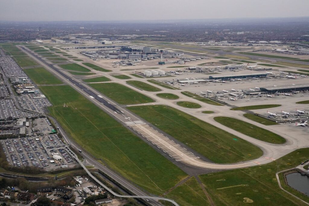 United Kingdom: Heathrow Airport shutdown due to power outage