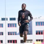Bayern Munich: Manuel Neuer & Dayot Upamecano complete individual training session