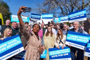 United Kingdom: Photos of Kemi Badenoch 'surrounded by passionate supporters'