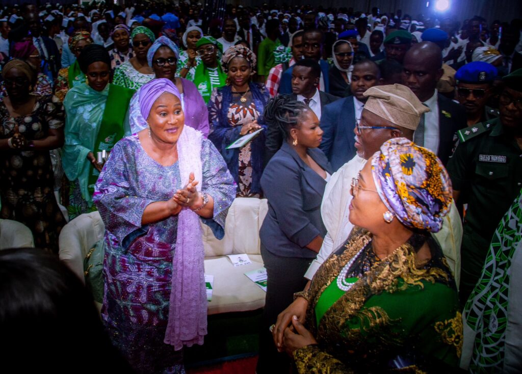 Ondo State: First Lady Oluremi Tinubu distributes 10,000 professional kits to midwives in Akure