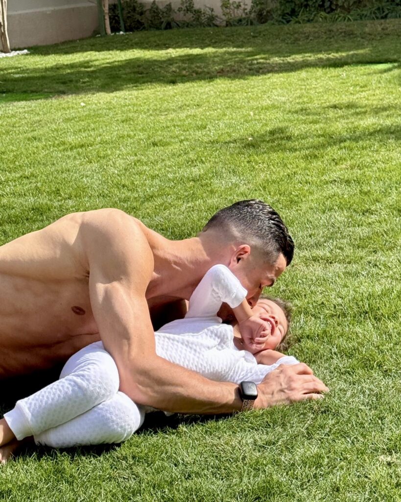 The fatherly side of C. Ronaldo on daughter’s birthday
