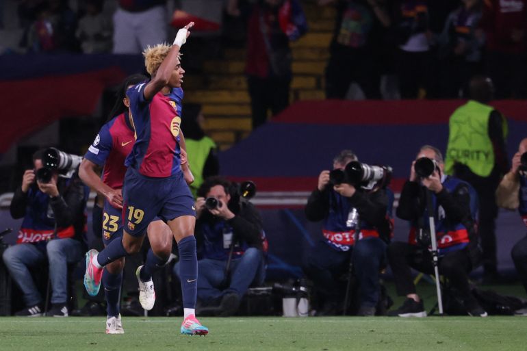 Uefa Champions League 2024/25: Barcelona 3-3 Inter – Sommer finds his own net to hand Catalans a point
