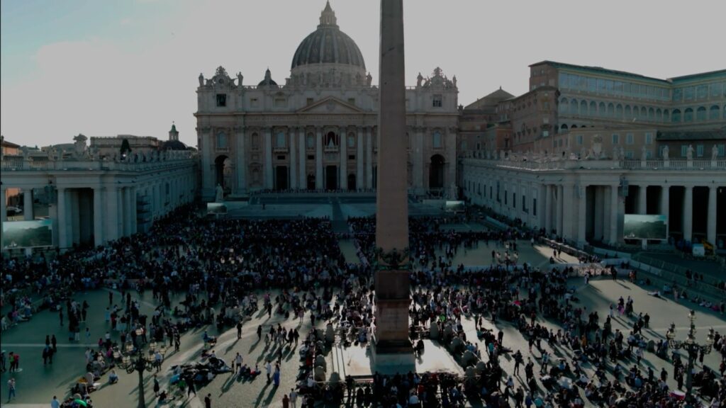 Election Of Pope: Photos – Crowds wait for the smoke which will reveal result of the first Conclave ballot