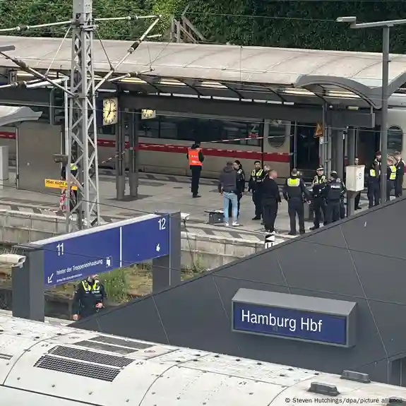 Hamburg Knife Attack: Twelve injured at railway station