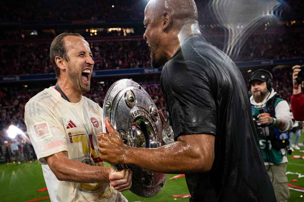 Bundesliga 2024/25: Bayern Munich 2-0 Moenchengladbach - 'What a feeling!' - Harry Kane after winning first trophy