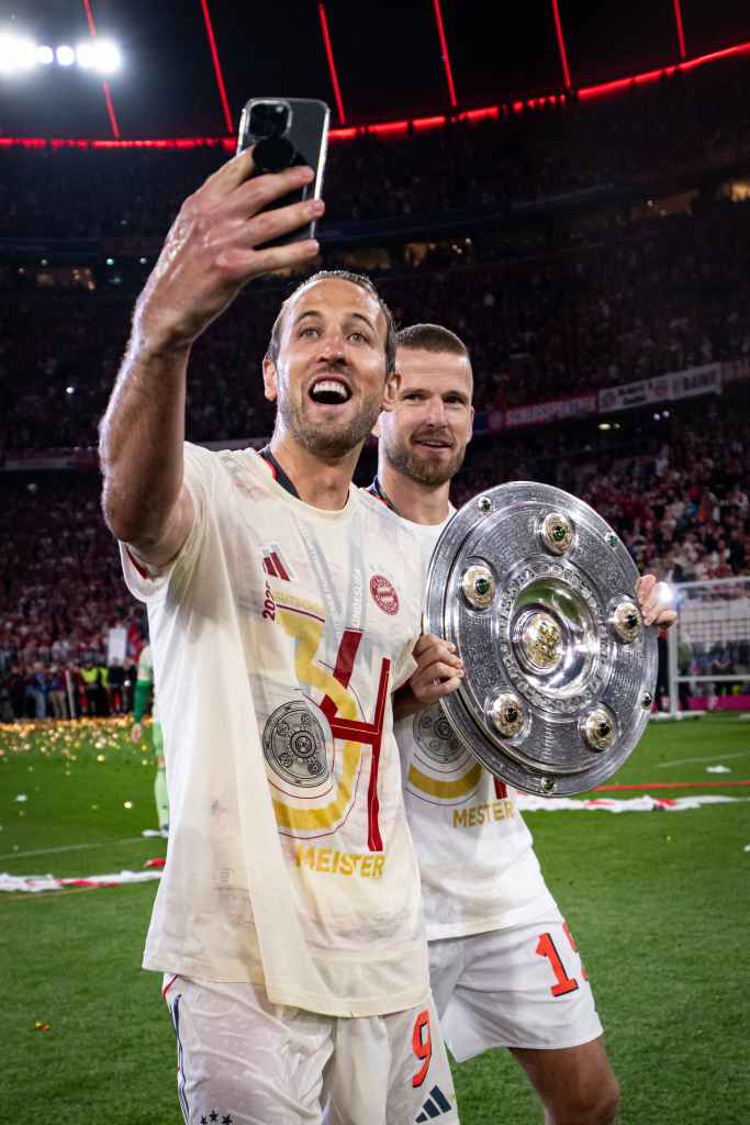 Bundesliga 2024/25: Bayern Munich 2-0 Moenchengladbach - 'What a feeling!' - Harry Kane after winning first trophy