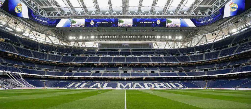Taylor Swift: The noise battle at the center of Santiago Bernabeu