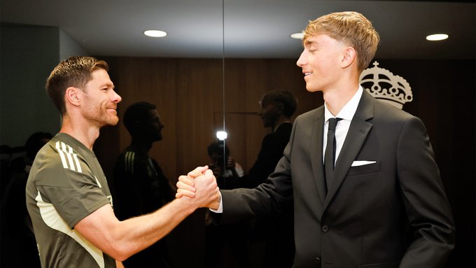 Official: Real Madrid sign Dean Huijsen