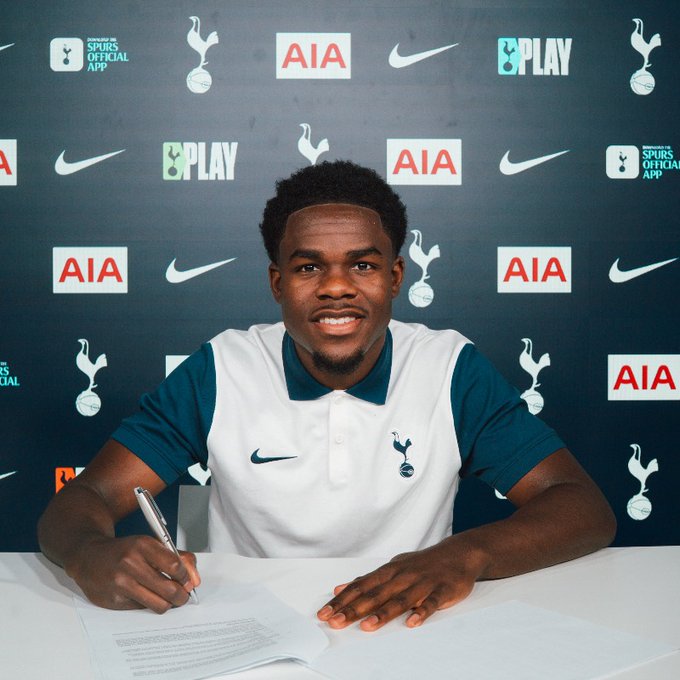 Official: Tottenham signs defender, Dante Cassanova, on a two-year deal