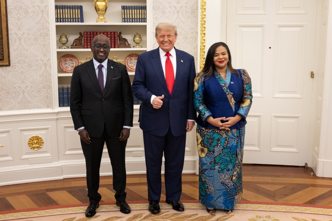 Rwanda and DR Congo sign ‘historic peace agreement’ after meeting with Trump at the Oval Office