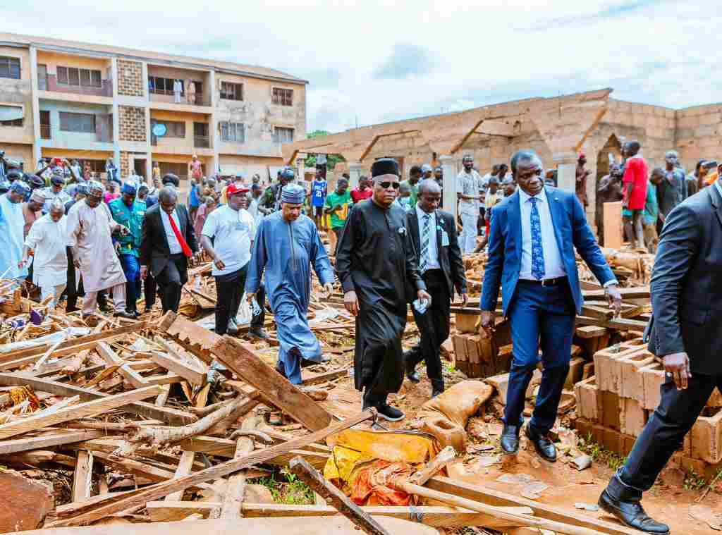 Niger State Flooding: Federal Government donates ₦2 billion and twenty trucks of grains to support victims