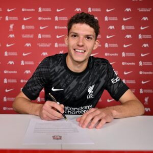 Official: Liverpool agree deal to sign goalkeeper Armin Pecsi