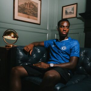 Official: Chelsea sign Jamie Gittens from Dortmund