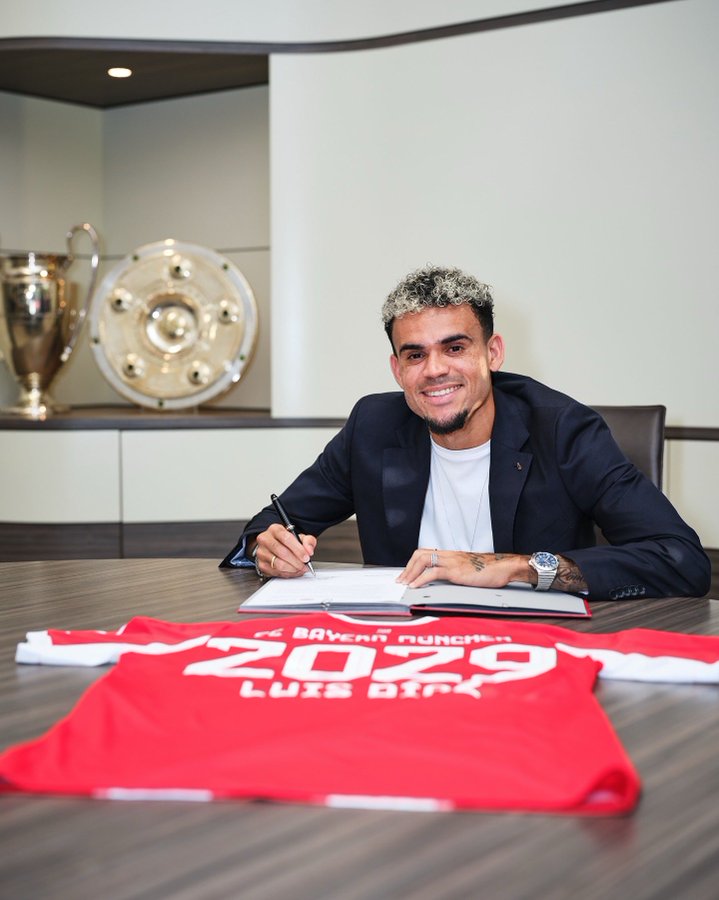 Bayern Munich sign Luis Diaz from Liverpool on a four-year deal