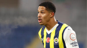 Official: Fenerbahçe extends defender Oosterwolde's contract until 2028
