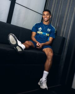 Official: Josh King signs new long-term contract with Fulham