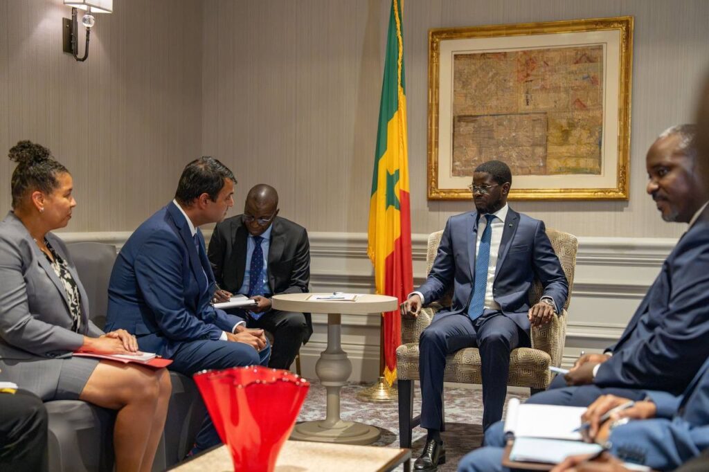 President Faye meets with Boeing executives on partnership with Air Senegal