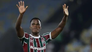 Official: Wolves sign attacker Jhon Arias from Fluminense