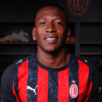 Official: AC Milan sign defender Pervis Estupiñan from Brighton