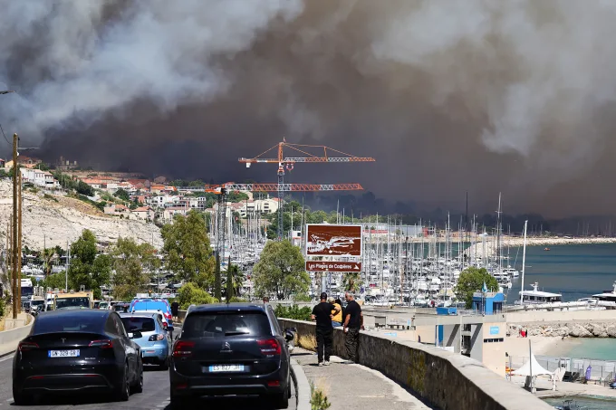More than 100 injured in Marseille wildfire