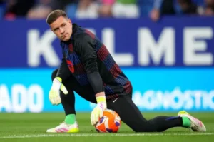 Barcelona goalkeeper Ter Stegen undergoes successful surgery for lower back problems