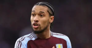 Official: Midfielder Boubacar Kamara signs new contract with Aston Villa