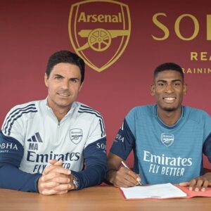 Valencia and Arsenal reach agreement for transfer of Cristhian Mosquera