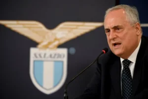 Circa 10,000 Lazio fans protest against President Lotito