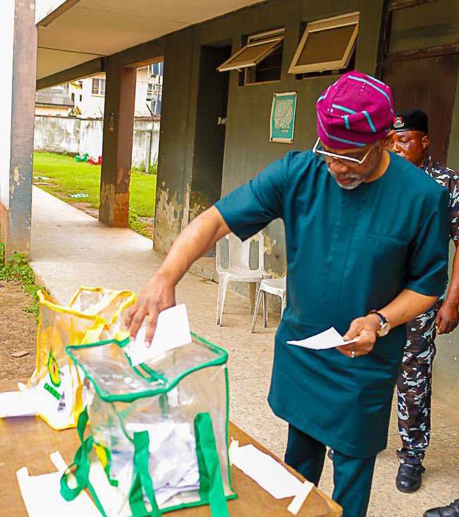 President Tinubu's Chief Of Staff, Femi Gbajabiamila, performs civic duty in Surulere, Lagos