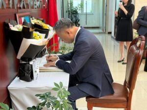 Chinese Deputy MFA visits Nigerian Embassy in Beijing, signs condolence register in honour of former President Buhari
