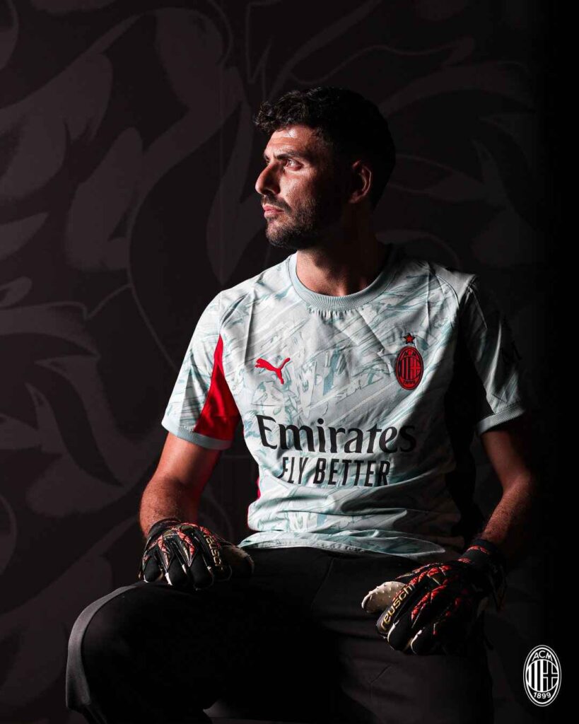 Official: AC Milan signs Italian goalkeeper Pietro Terracciano