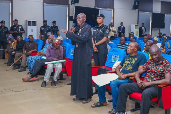 Retired Police Officers engage with the IGP, Egbetokun, over improved retirement benefits. Photos: X/Nigeria Police Force