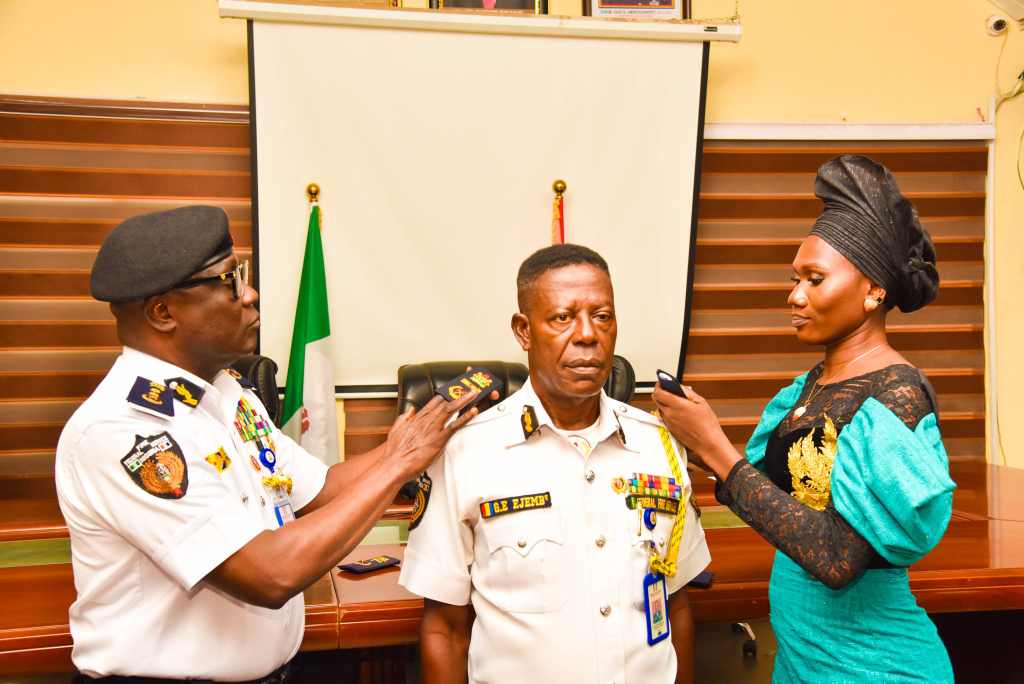 Federal Fire Service decorates newly promoted senior officers