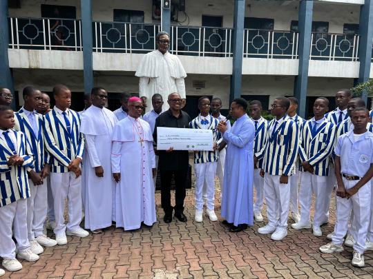 Peter Obi returns to Alma Mater, makes donation for improvement of infrastructure