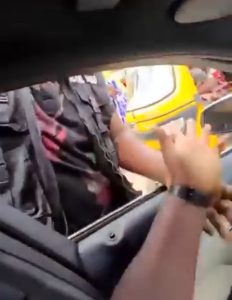 Lagos Police officers captured attempting to forcibly remove glasses from motorists to face 'commensurate' disciplinary actions
