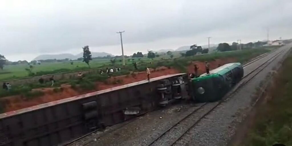 NRC recovers locomotive and coach from Abuja-Kaduna train derailment site