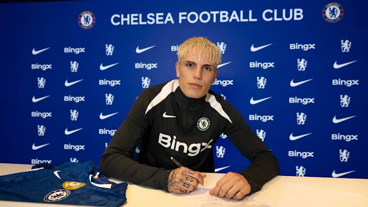 Chelsea sign Alejandro Garnacho from Manchester United