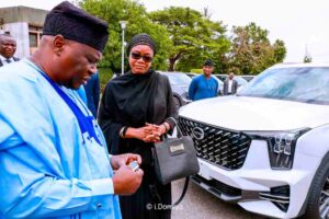 Adamawa Governor Fintiri hand over 23 SUVs to judiciary officers