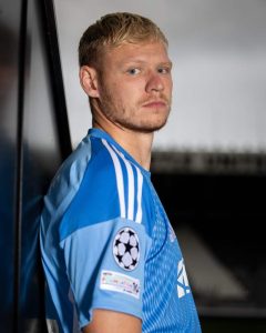 Goalkeeper Aaron Ramsdale joins Newcastle United on loan