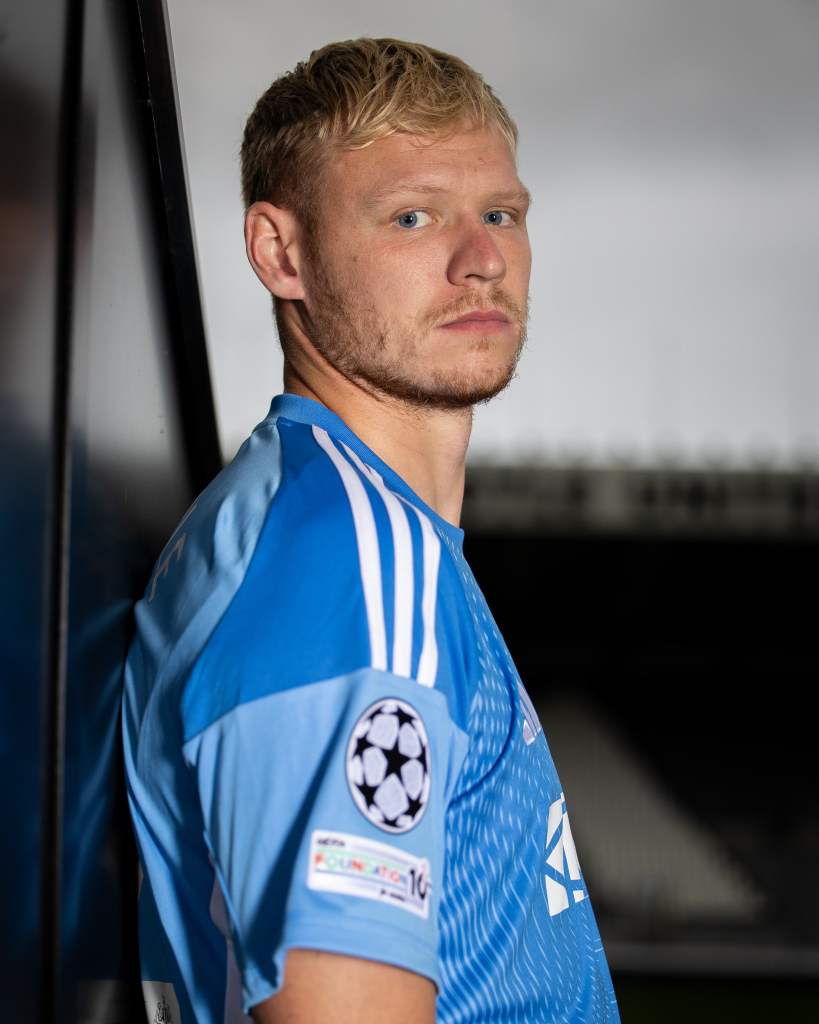 Goalkeeper Aaron Ramsdale joins Newcastle United on loan