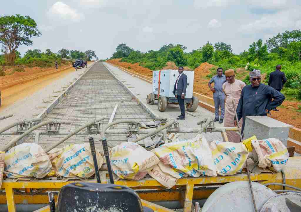 Kwara Governor Abdulrazaq inspects 49km Concrete road project in Asa LGA