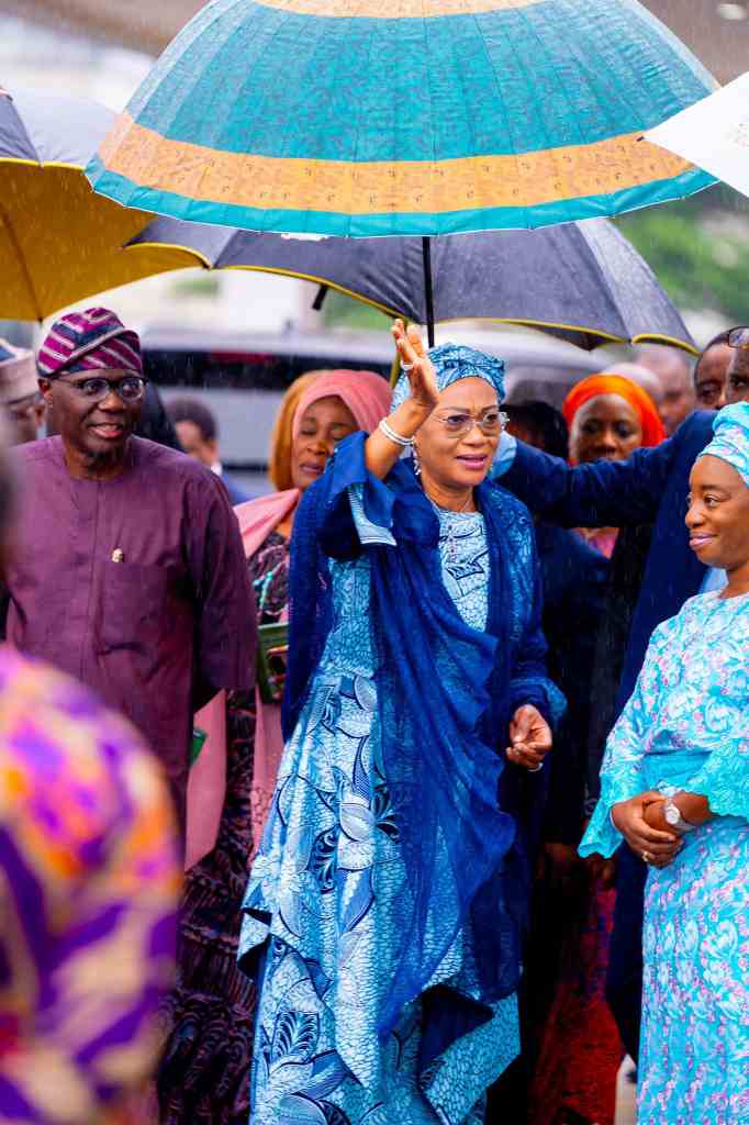Sanwo-Olu bids farewell to First Lady Oluremi Tinubu after unveiling the Lagos Industrial Leather Hub