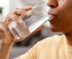People with access to clean and safe drinking water (% of population)