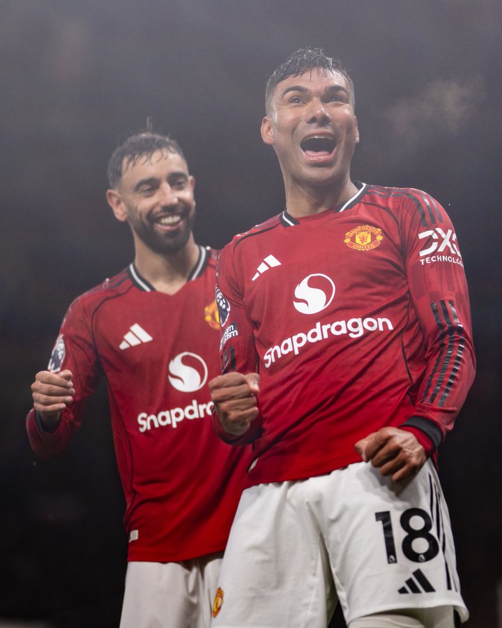 Chelsea settle for 1-2 defeat at Manchester United