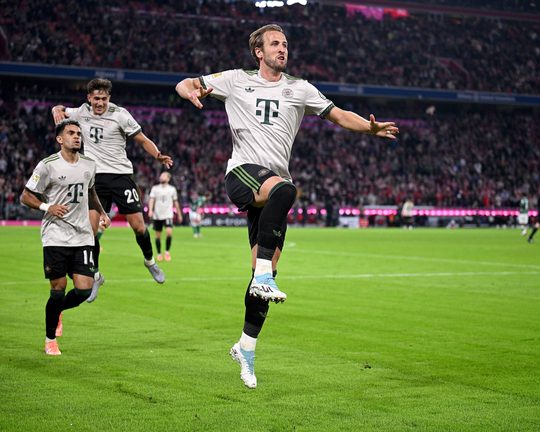 Kane reaches 100-goal milestone as Bayern Munich whitewash Werder Bremen