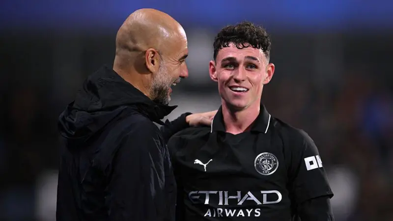 Foden shines as Manchester City beat Huddersfield 2-0 in EFL Cup