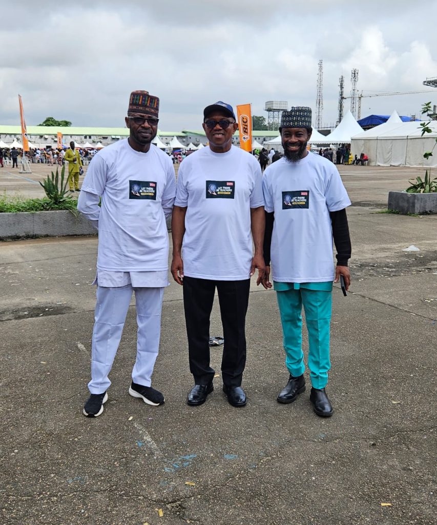 ‘60,000’ teachers gather at Tafawa Balewa Square to set Guinness World Record