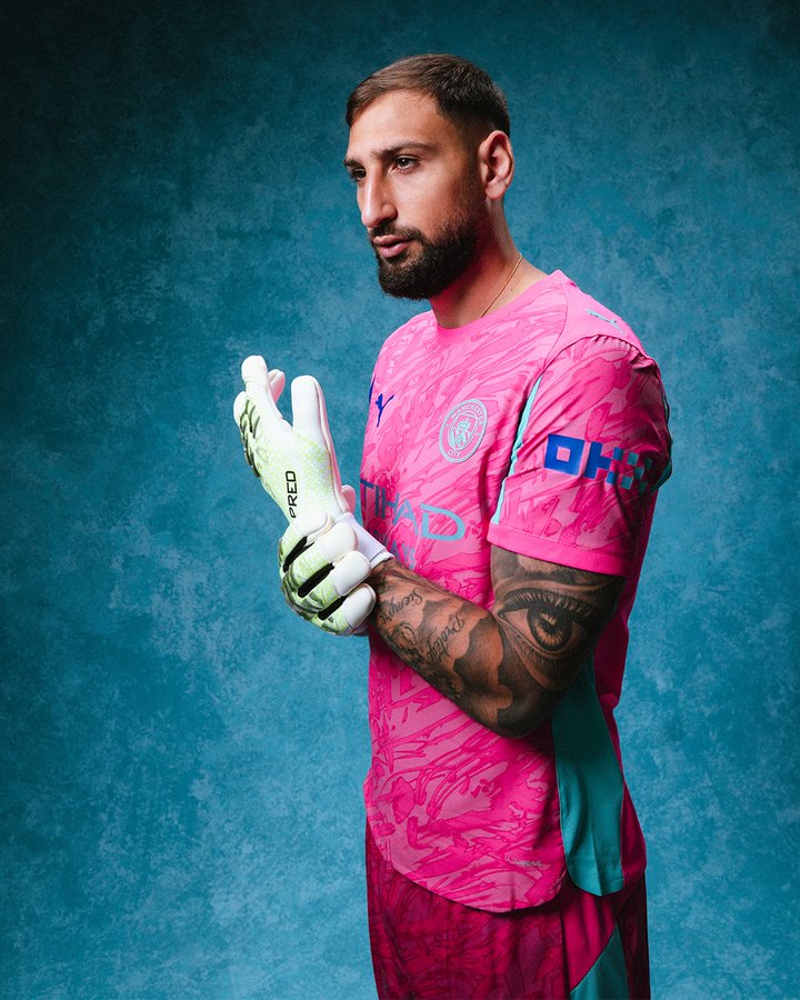 Manchester City sign goalkeeper Gianluigi Donnarumma